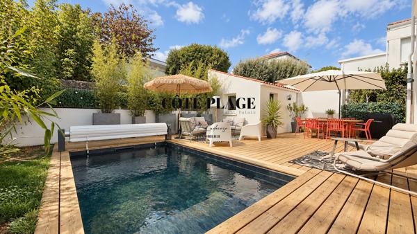 Villa année 50 rénovée à 100 m de la plage – Piscine chauffée – Esprit années 50 AU PRIX DE 1 050 000 € FAI