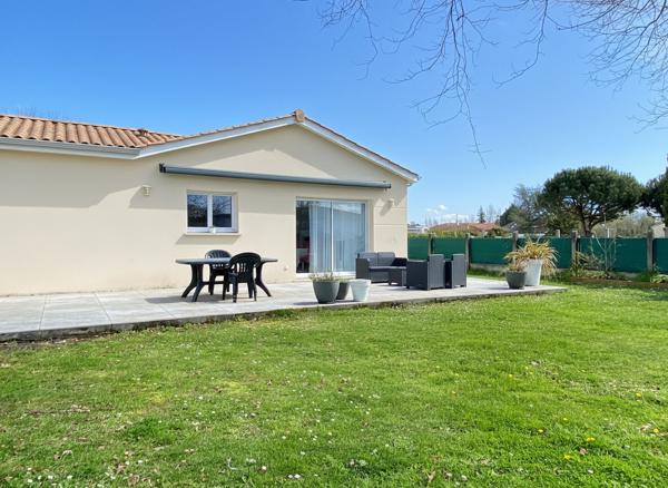 SAINT JEAN D'ILLAC - Agréable maison de plain -pied de 85 m2 avec jardin de 400 m²