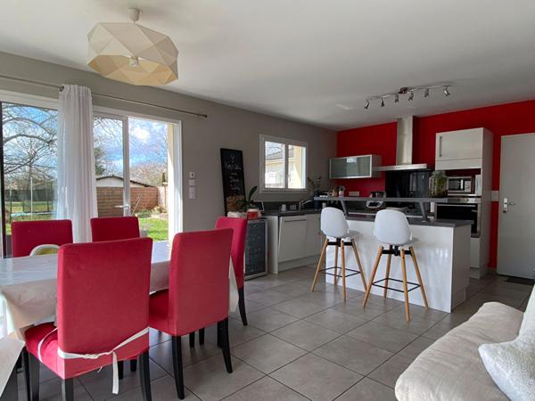 SAINT JEAN D'ILLAC - Agréable maison de plain -pied de 85 m2 avec jardin de 400 m²