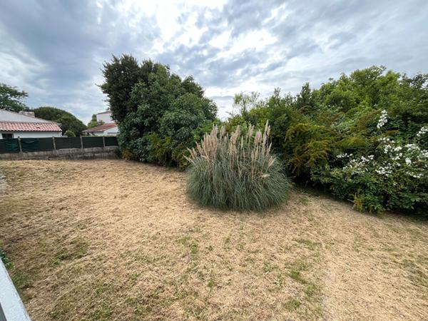 Ensemble immobilier à rénover, quartier Lafond, fort potentiel.
