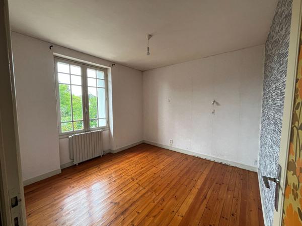 Ensemble immobilier à rénover, quartier Lafond, fort potentiel.