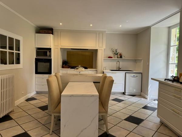 Beau manoir entre ville et campagne à vendre proche de Niort