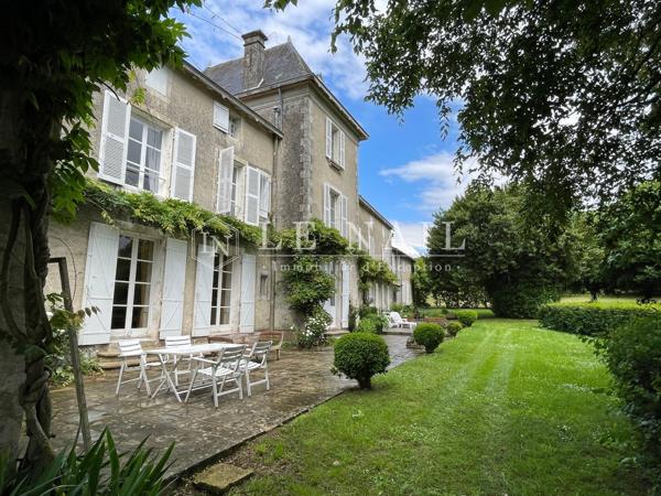 Beau manoir entre ville et campagne à vendre proche de Niort