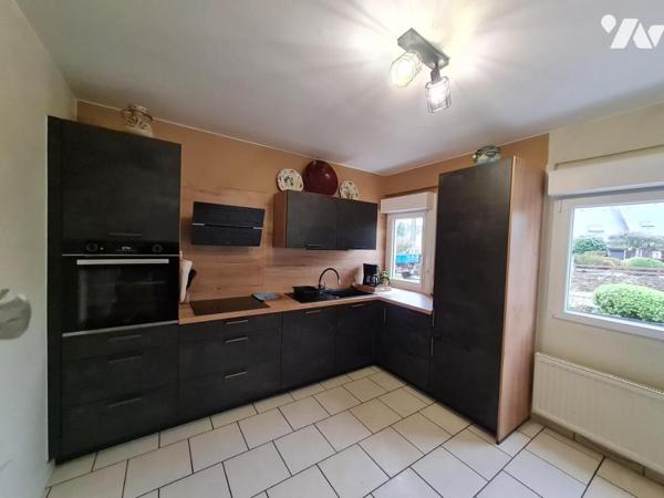 À Vendre à Réguiny Maison située à pied des commodités et services