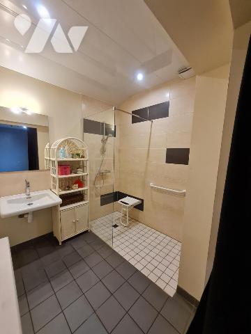 À Vendre à Réguiny Maison située à pied des commodités et services