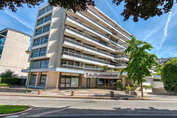 Vente Appartement de luxe Évian-les-Bains 6 Pièces 277 m²