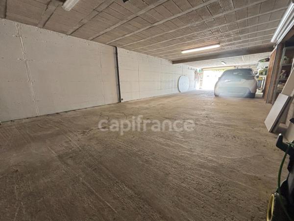 Maison d'architecte à vendre 6 pièces NICE (06),vue mer, 2 séjours, 2 salles à manger, 4 chambres, 4 salles de bain, garage 4 voitures, jardin