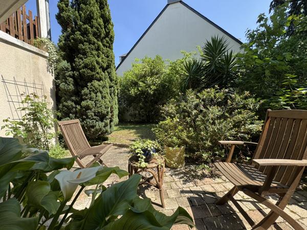 Maison  8 pièce(s)  5 chambre(s)  221 m²