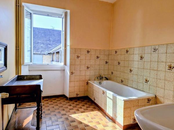 À vendre - Maison ancienne, 8 pièces située à Ogeu-les-Bains (64680)