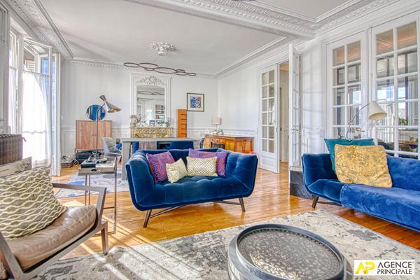 Versailles Notre-Dame Les Prés Appartement 6 pièces 145 m² situé au 2ème étage avec ascenseur (rarissime) €1 290 000 ** - Référence 27214