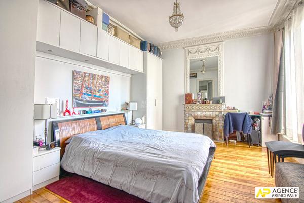 Versailles Notre-Dame Les Prés Appartement 6 pièces 145 m² situé au 2ème étage avec ascenseur (rarissime) €1 290 000 ** - Référence 27214