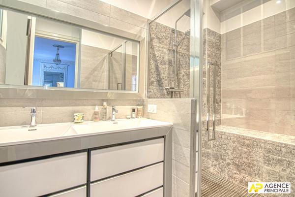 Versailles Notre-Dame Les Prés Appartement 6 pièces 145 m² situé au 2ème étage avec ascenseur (rarissime) €1 290 000 ** - Référence 27214