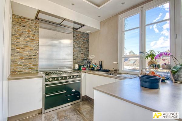 Versailles Notre-Dame Les Prés Appartement 6 pièces 145 m² situé au 2ème étage avec ascenseur (rarissime) €1 290 000 ** - Référence 27214