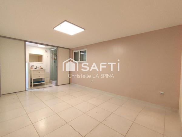 Lumineuse maison familiale avec piscine et garage