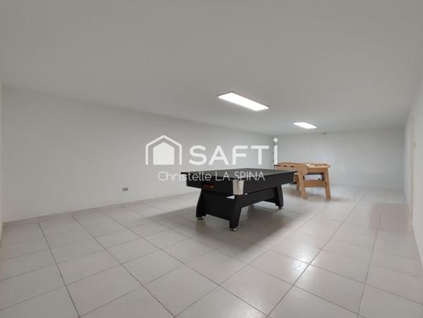 Lumineuse maison familiale avec piscine et garage