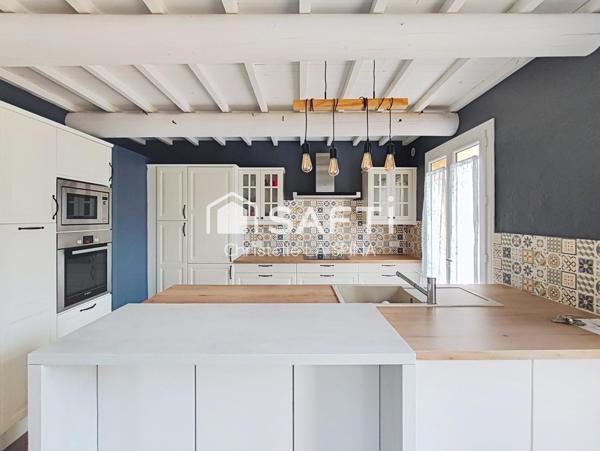 Lumineuse maison familiale avec piscine et garage