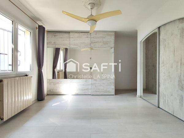 Lumineuse maison familiale avec piscine et garage