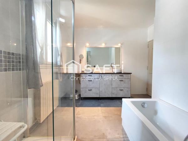 Lumineuse maison familiale avec piscine et garage