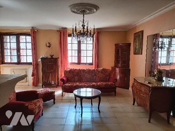 A Saint-Etienne, quartier Le Soleil, une maison de ville avec jardin.