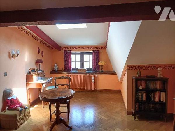 A Saint-Etienne, quartier Le Soleil, une maison de ville avec jardin.