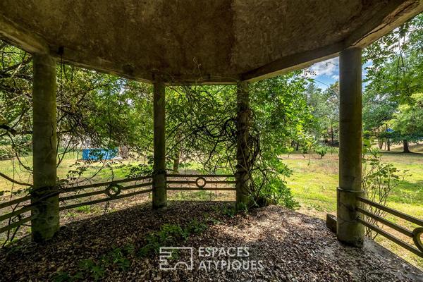 Demeure de caractère avec dépendances et parc arboré