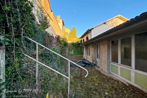 ANCIENNE MAIRIE ET ANCIENNE ÉCOLE À RÉHABILITER – ENVIRON 750 M² DE POTENTIEL HABITABLE