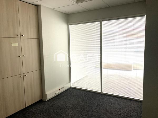 Local commercial ou professionnel de 140m2 - centre ville limoges - belle vitrine - PMR -