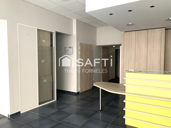 Local commercial ou professionnel de 140m2 - centre ville limoges - belle vitrine - PMR -