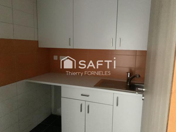 Local commercial ou professionnel de 140m2 - centre ville limoges - belle vitrine - PMR -