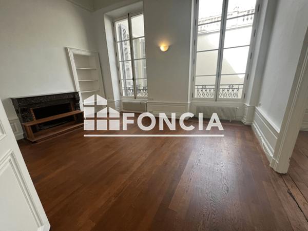 Location Appartement 6 pièces 151.24 m² - 8 RUE JEANNE D'ALBRET Pau 64000