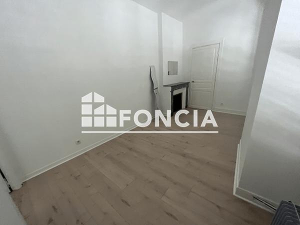 Location Appartement 6 pièces 151.24 m² - 8 RUE JEANNE D'ALBRET Pau 64000