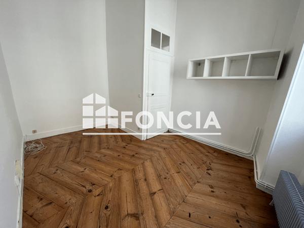 Location Appartement 6 pièces 151.24 m² - 8 RUE JEANNE D'ALBRET Pau 64000