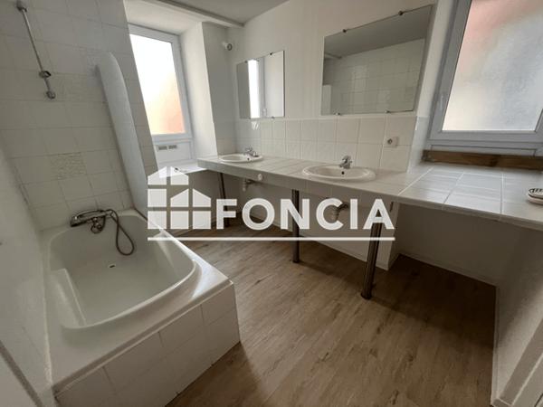Location Appartement 6 pièces 151.24 m² - 8 RUE JEANNE D'ALBRET Pau 64000