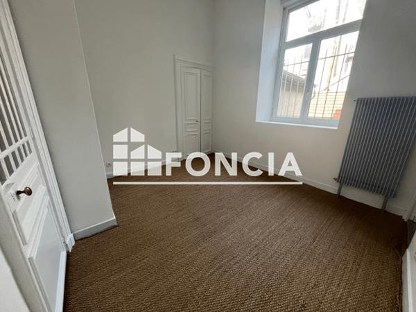 Location Appartement 6 pièces 151.24 m² - 8 RUE JEANNE D'ALBRET Pau 64000