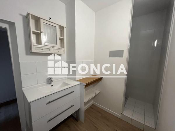 Location Appartement 6 pièces 151.24 m² - 8 RUE JEANNE D'ALBRET Pau 64000