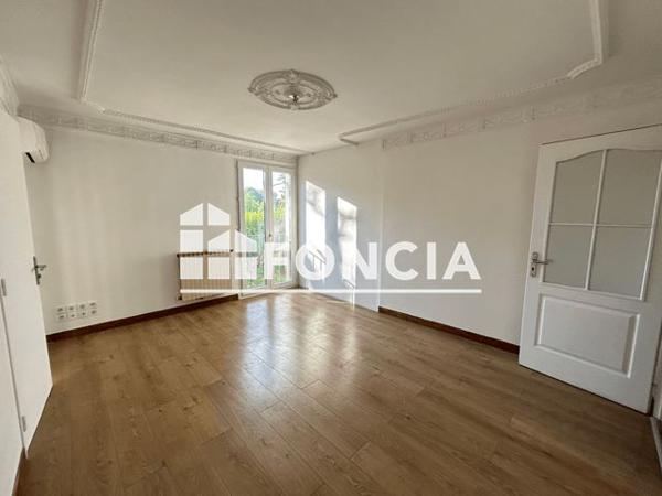 Location Appartement 4 pièces 68.8 m² - 63 RUE PAUL ARENES Nimes 30000