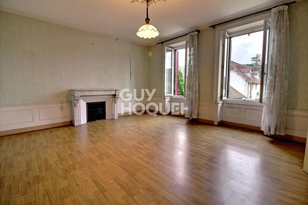 Maison de Maitre 13 pièces à FRAISANS