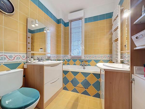 MAISON PREBENDES 4 CHAMBRES AVEC JARDIN