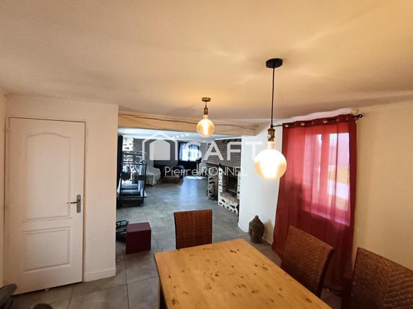 Ensemble immobilier d'environ 466 m² entre Charly sur Marne et Viels-Maisons