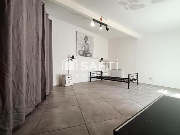 Ensemble immobilier d'environ 466 m² entre Charly sur Marne et Viels-Maisons