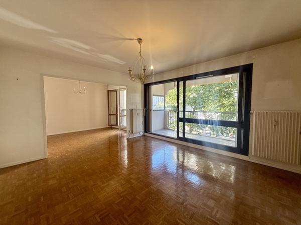APPARTEMENT 67m2 BALCON GARAGE
