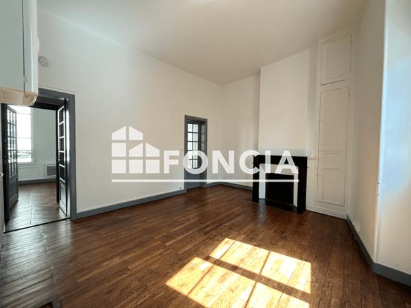 Location Appartement 2 pièces 45 m² - 50 RUE SAINT AUBIN Angers 49100