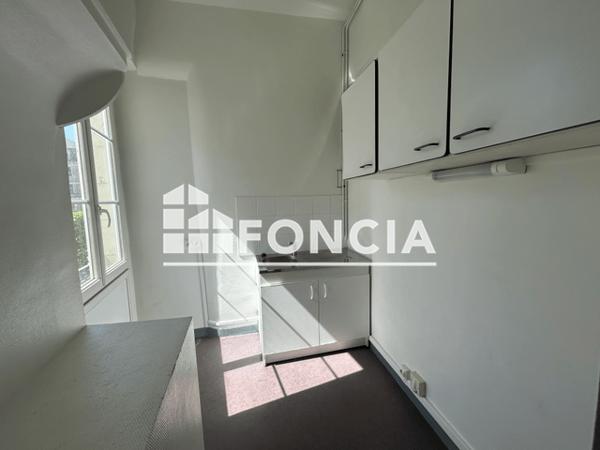 Location Appartement 2 pièces 45 m² - 50 RUE SAINT AUBIN Angers 49100