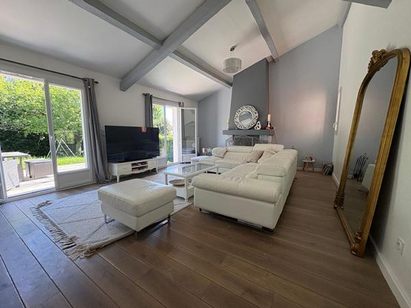 Meulière rénovée ,  Quartier du Lac ,Verrières-le-Buisson.