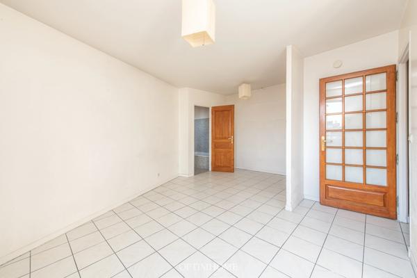 COEUR DE VILLE -Rue Paul Bert – Grand studio lumineux de 32 m²