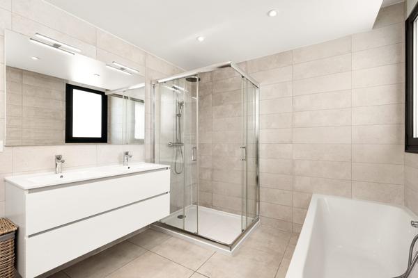 Villa contemporaine familiale 207 m² — Antibes Valbosquet