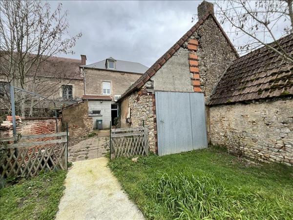 Maison à vendre |  Charenton-du-Cher |  7 pièces | 201 m²