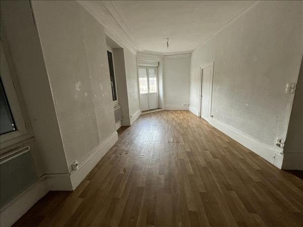 Maison à vendre |  Charenton-du-Cher |  7 pièces | 201 m²
