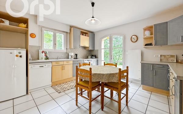 Maison à vendre    6 pièces •  Aubenas