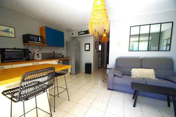 AYTRE Appartement avec jardin et parking